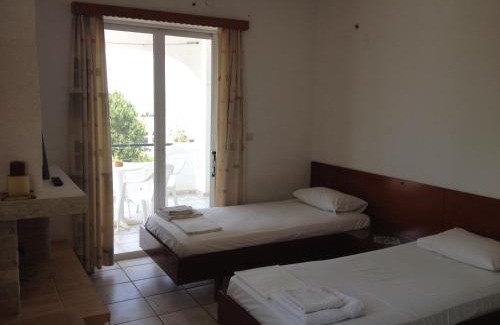 Marmari Apartamento | Gikas Apartments Triple Sea View B7