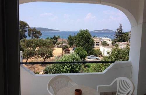 Marmari Apartamento | Gikas Apartments Triple Sea View B7
