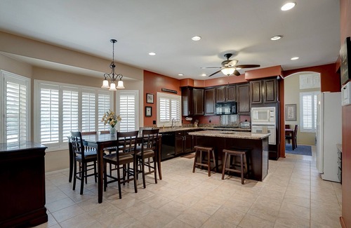 Finley Farms Casa | Gilbert Family Estate⁓Game Room⁓Playground⁓BBQ