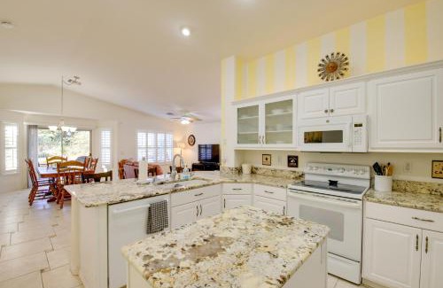 Gilbert Casa | Gilbert Home with Yard, Golf Course On-Site