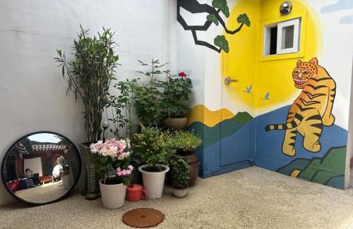 Samseon-dong Casa | Gilgaon Hanok Stay