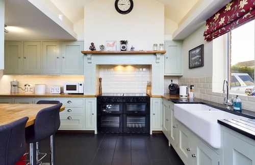 Egremont Casa | GILL GROVE, pet friendly, with hot tub in Egremont, Cumbria