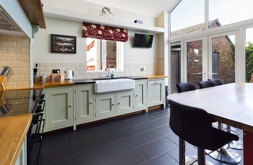 Egremont Casa | GILL GROVE, pet friendly, with hot tub in Egremont, Cumbria