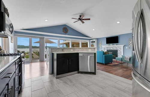 Jackson Cabaña | Gilletts Lake Getaway: A Fall Retreat for Outdoor Fun and Cozy Evenings by the Fire
