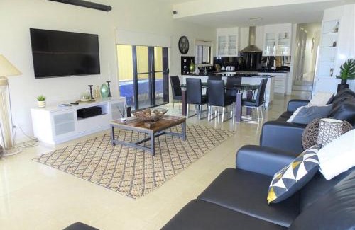 Wallaroo Casa | Gilmore Getaway
