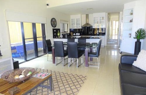 Wallaroo Casa | Gilmore Getaway