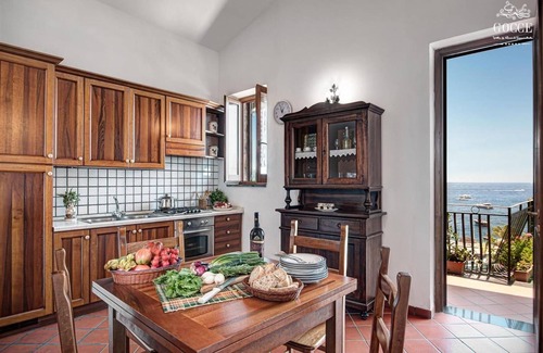 Marina del Cantone Apartamento | Ginestra Beach Suite - Marina del Cantone