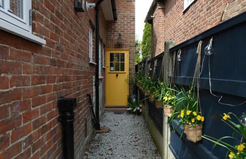 Canterbury Casa | Gingerbread Cottage