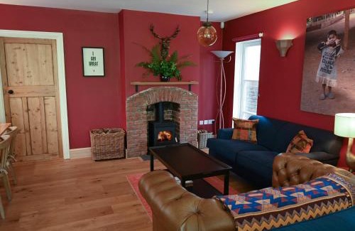 Canterbury Casa | Gingerbread Cottage