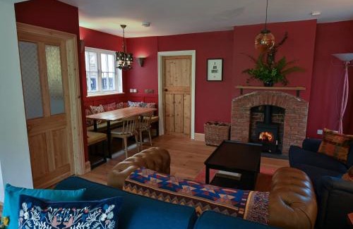 Canterbury Casa | Gingerbread Cottage