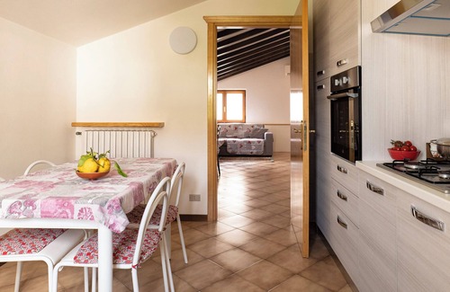 Tavernola Apartamento | Gioia del Verde - space, terrace and lake view