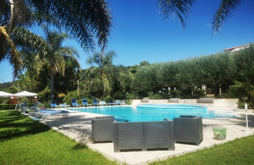 Santa Maria Apartamento | Giorgia's house in Capo Vaticano, apartment with wifi, air cond., pool