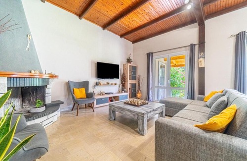 Chlomatiana Apartamento | Giourgas house