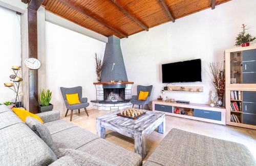 Chlomatiana Apartamento | Giourgas house