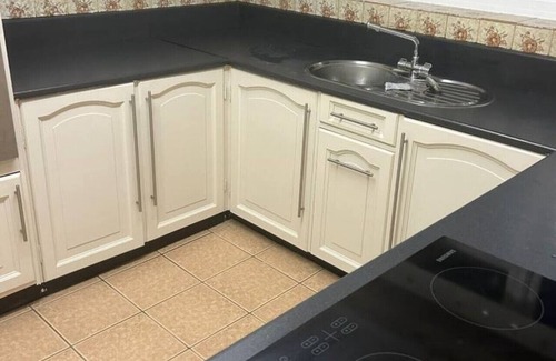 Ipswich Casa | Gippeswyk Home: 6BR 2BATH Perfect for Contractors