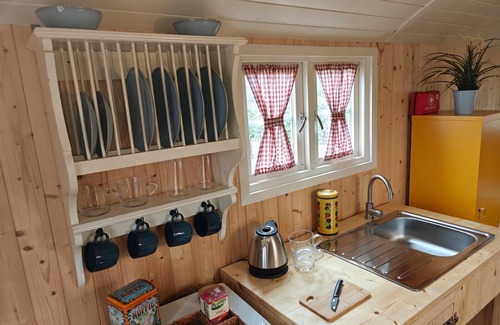 Bergeijk Cabina | Gipsy wagon 2pers at camping Lindershoeve Bergeijk where tranquility and nature come together