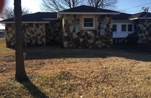McAlester Casa | Giraffe House
