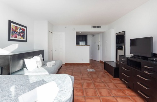 Mid Beach Hotel | Girasole Suites