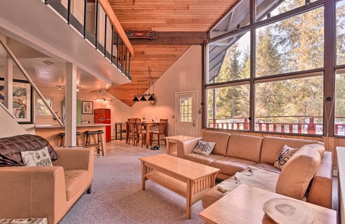 Alyeska Cabaña | Girdwood Getaway w/Slope Views: Walk to Lift!