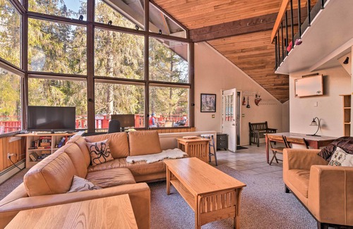 Alyeska Cabaña | Girdwood Getaway w/Slope Views: Walk to Lift!