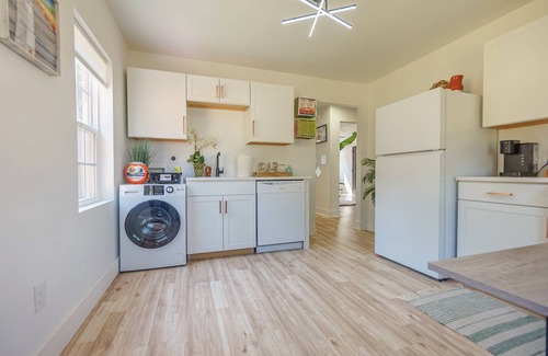 University District Casa | Girls Just Want To Have Fun: Girly Getaway! Luxe + Spacious 2 BR FENCED YARD