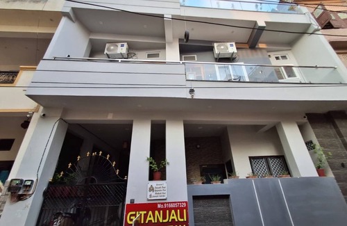 Lake Swaroop Sagar Casa | Gitanjali Homestay Lakeside Udaipur
