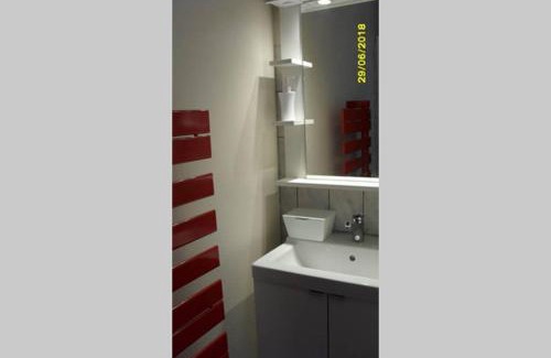 La Goutelle Apartamento | GITE à LA FERME PRES VULCANIA-GR89