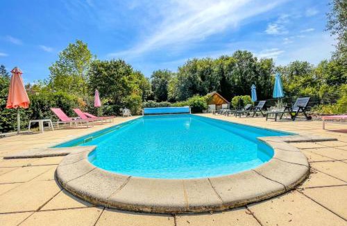 Martel Casa | Gite 06-Les Glycines avec piscine & jacuzzi-5 pers
