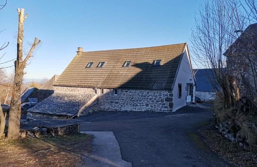 Saint-Victor-la-Riviere Apartamento | Gite 10pers 5 min de besse
