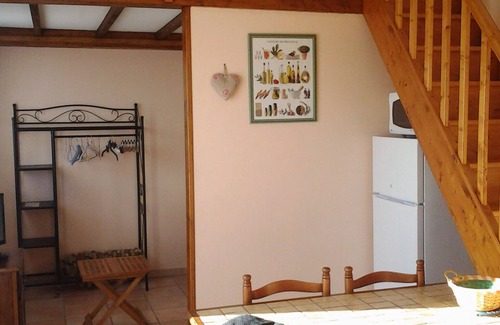 Esparron-de-Verdon Casa | ALQUILER DE 3 HABITACIONES de 35 M2 y TERRENO Para 2/4 personas