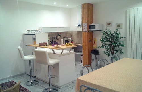 Vieille-Brioude Villa | ALQUILER 6-8 PERS. PISCINA PRIVADA, 3 DORMITORIOS, 3 BDR, COCINA, ALLIER VALLEY