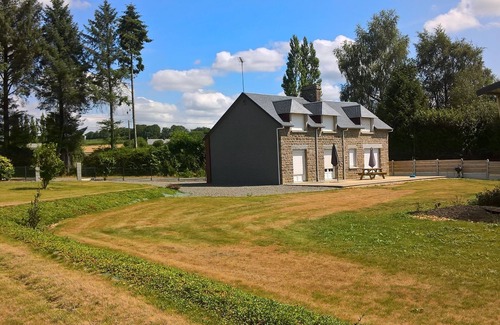 Isigny-le-Buat Casa | Gite 6 Personnes Baie du Mont st Michel