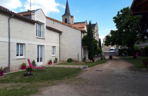 Saint-Genest-d'Ambiere Apartamento | Gite Amanala Poitou