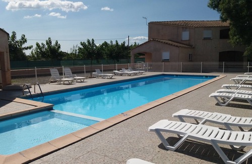 Lablachere Apartamento | GITE ARDECHE TENIS EN LA PISCINA DEL SUR