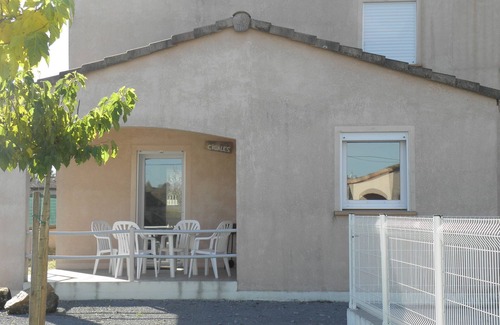 Lablachere Apartamento | GITE ARDECHE TENIS EN LA PISCINA DEL SUR
