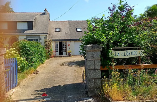 Lanouee Apartamento | Casa rural "B & B" La Clôture "Josselin una ciudad turística con hermoso castillo.