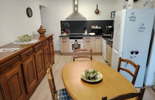 Les Mees Apartamento | Gite BALLANTIMS Domaine de L'Annonciade quiet pets welcome