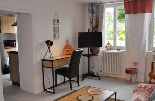 Charroux Casa | Casa rural Charroux - Allier, 2 dormitorios, 4 personas