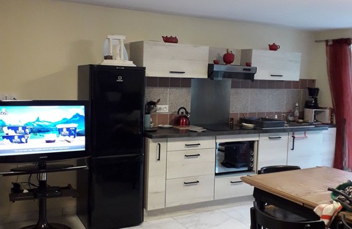 Saint-Julien-Boutieres Apartamento | Gite close to the Dolce Via de lac, the 4-season luge at Mont Gerbier de Jonc