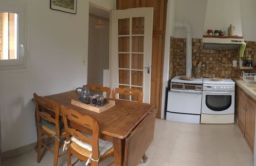 Tanlay Casa | Gite Confortable Avec Cheminée, Jardin Arboré, Grande Terrasse Panoramique