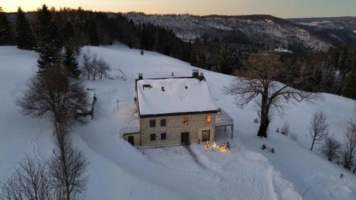 Premanon Casa | Gite d exception avec vue panoramique 4 personnes
