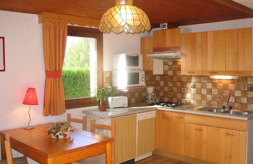 Notre-Dame-de-Bellecombe Chalet De Esquí | GITE DANS CHALET SAVOYARD, 4 PERS, au pied des pistes, calme, vue, expo sud