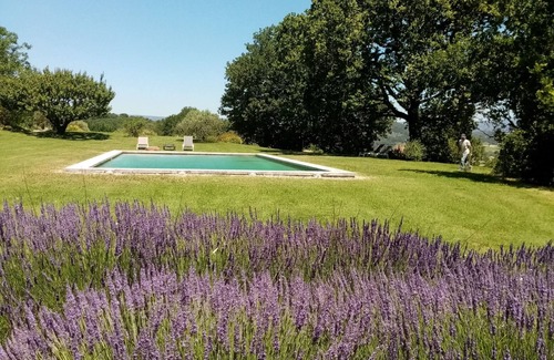 Lacoste Casa | Gite de Charme 2 Pers en Luberon, Calme, vue Panoramique, Piscine , Cheminée