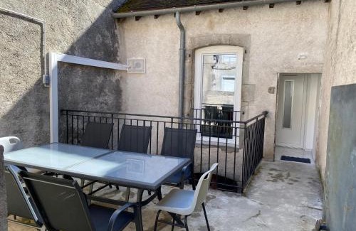 Orgelet Casa | Gite de groupe lacs et forêt du jura - Orgelet