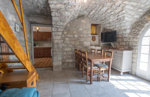 Berrias-et-Casteljau Casa | Gite de l'écurie