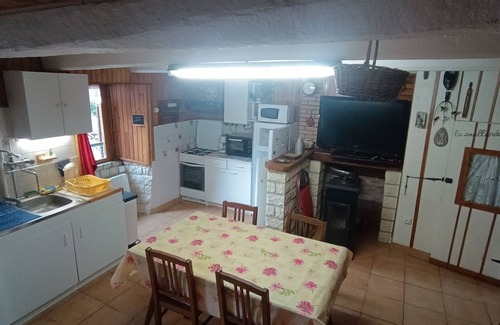 Valbeleix Casa | Gite de la Couze authentic Auvergne house ideal for nature lovers