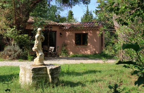 Pont Royal Casa | Gite Derrière les Oliviers -Le Mas de la Cigale Bleue