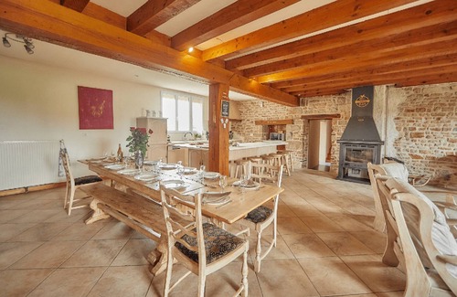 Villette-les-Arbois Cabaña | Gite des flâneurs du Jura: Large holiday home for 15 people near Arbois. Land, c