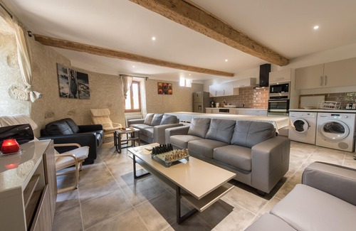 Ouveillan Casa | Casa de los plátanos, el relé Pigasse junto al canal del Midi