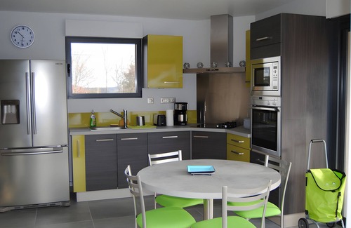 Manzat Casa | Gîte 'Des Taravelles' con piscina privada, terraza privada y Wi-Fi